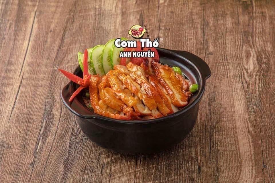 Cơm thố gà nướng