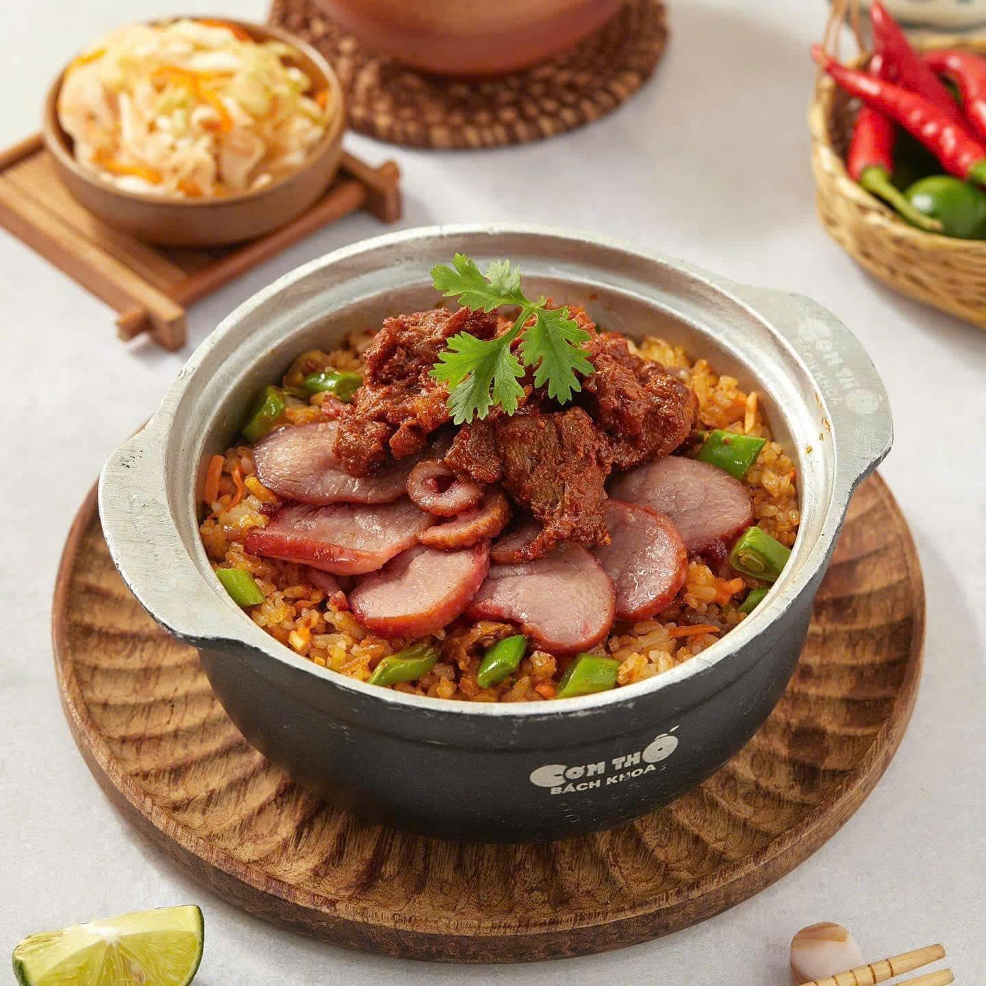 Thố xá xíu lớn