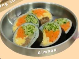 Gimbap gà tẩm vị