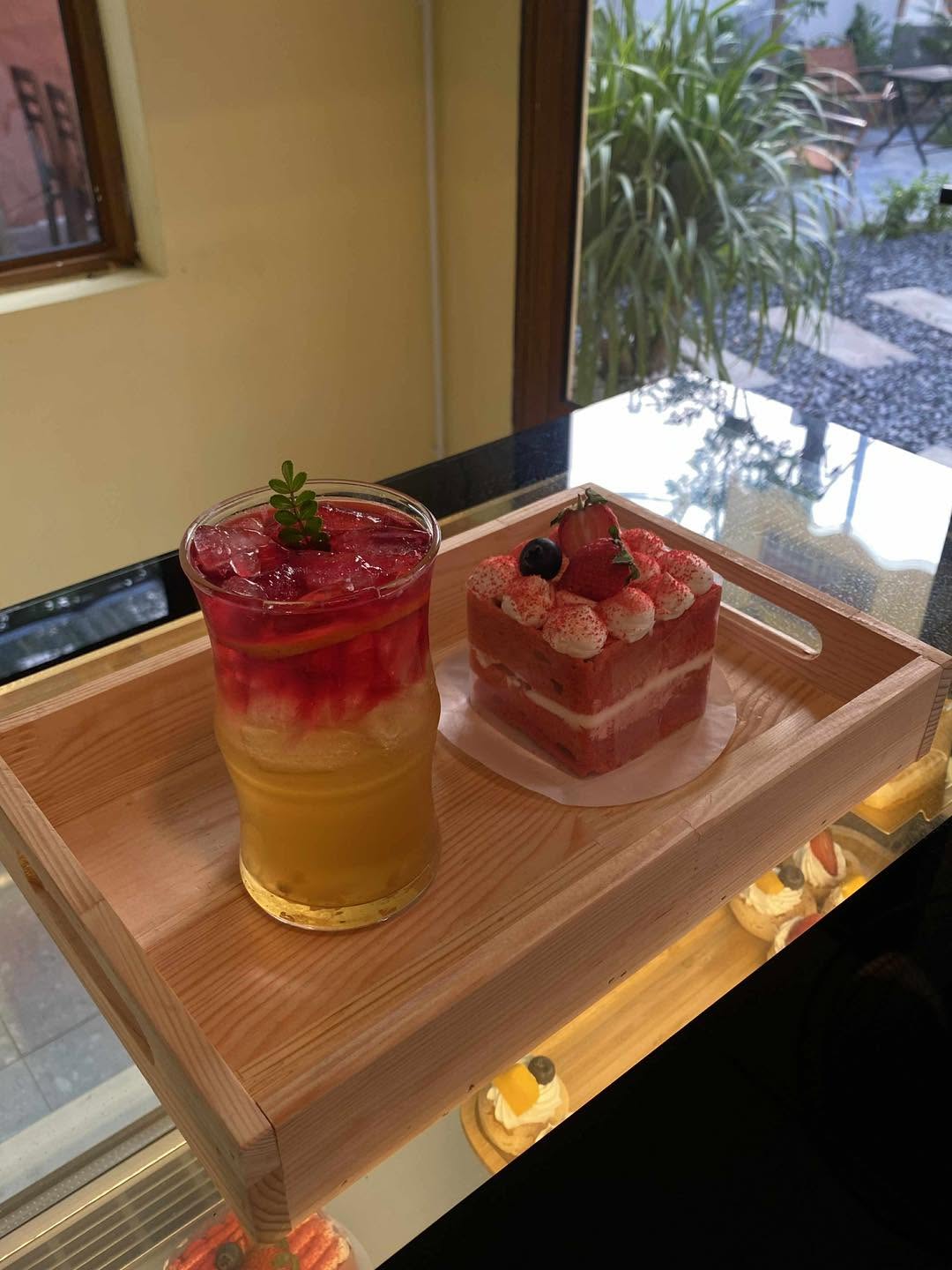 Hibiscus lựu đỏ